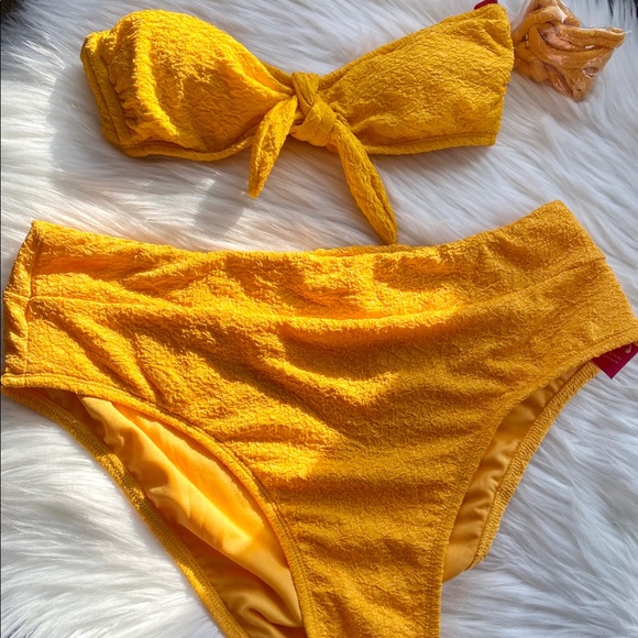 🍋 5/$25🍋* Sexy Yellow Bikini Top - Picture 5 of 6